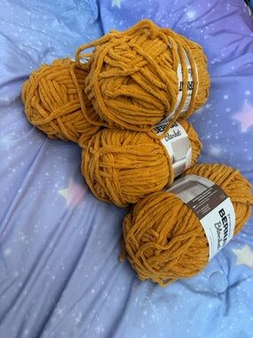 Bernat blanket yarn burnt mustard(read description)